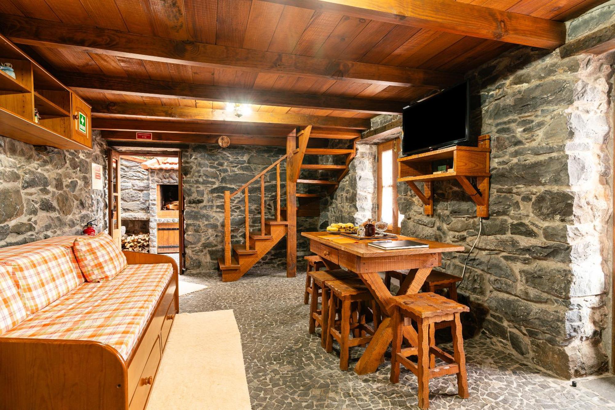 King'S House - Centennial House Ribeira do Raposo Buitenkant foto