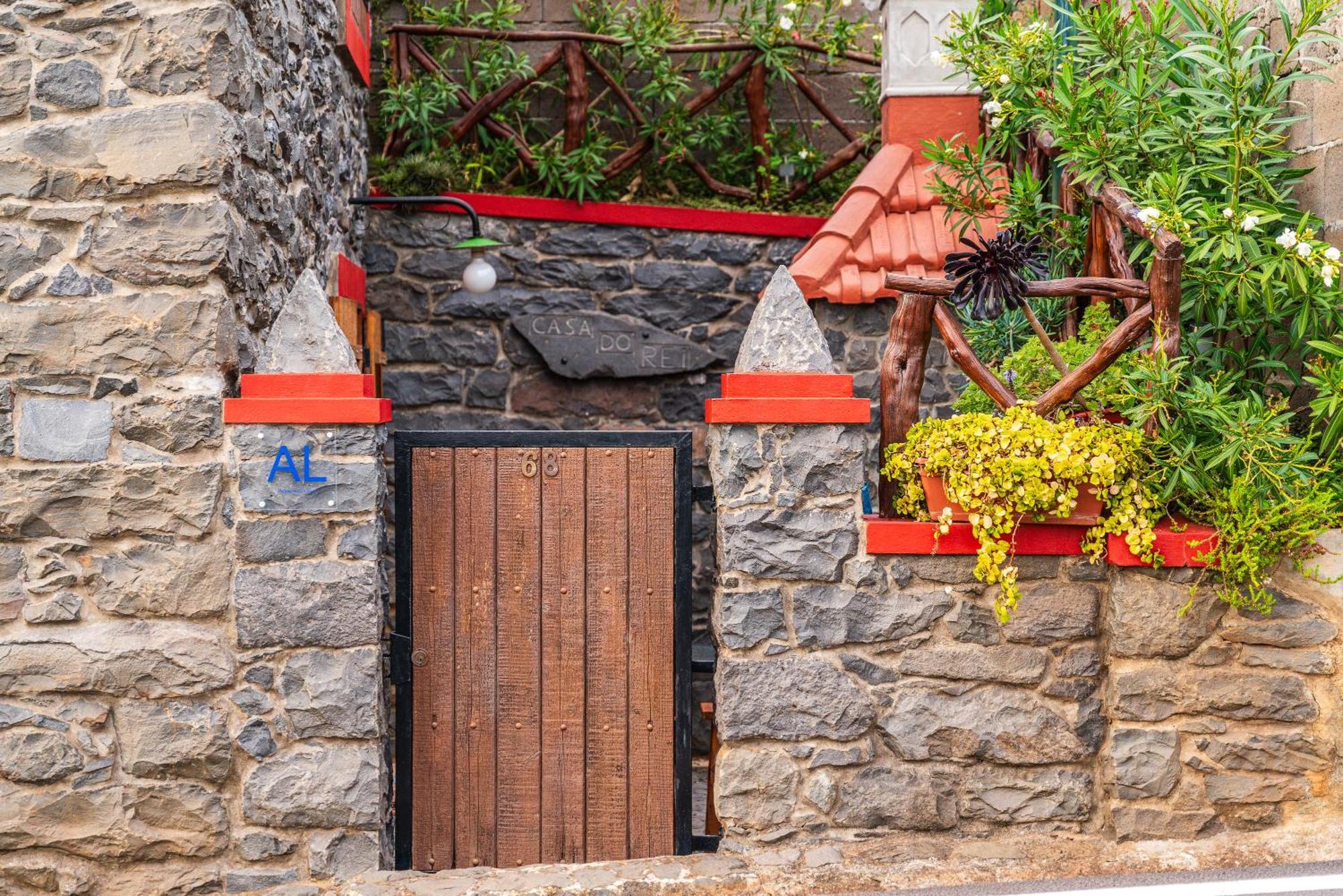 King'S House - Centennial House Ribeira do Raposo Buitenkant foto