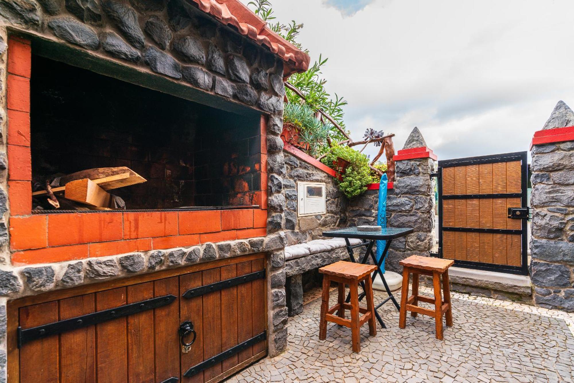 King'S House - Centennial House Ribeira do Raposo Buitenkant foto
